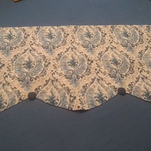 Single valance - blue and cream